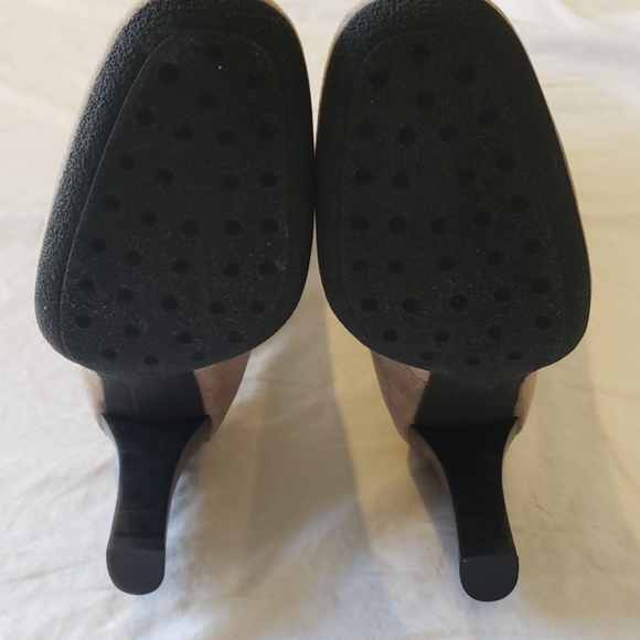 Tod's Light Brown Suede  Heeled Boots - Picture 5 of 7